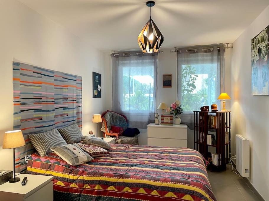 Appartement 21 - Tres Agreable Rdc Avec Terrasse Et Parking à Bandol Extérieur photo