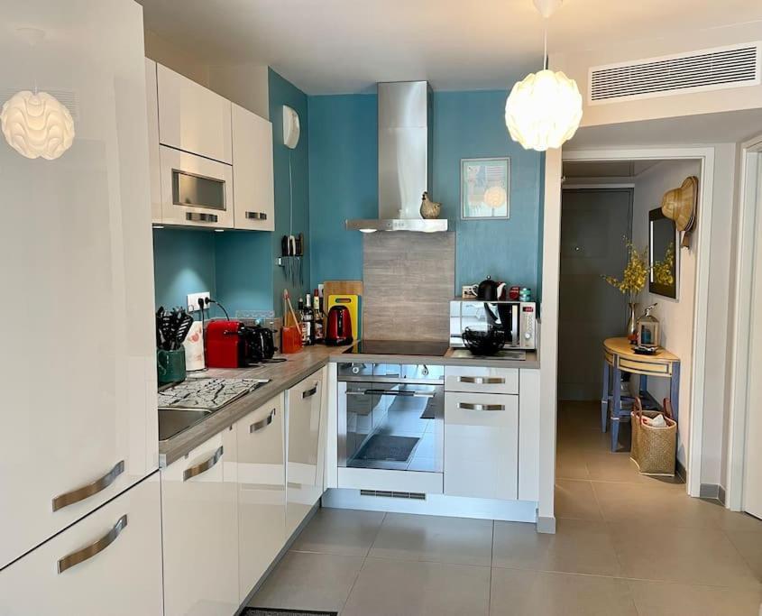 Appartement 21 - Tres Agreable Rdc Avec Terrasse Et Parking à Bandol Extérieur photo