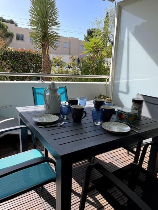 Appartement 21 - Tres Agreable Rdc Avec Terrasse Et Parking à Bandol Extérieur photo