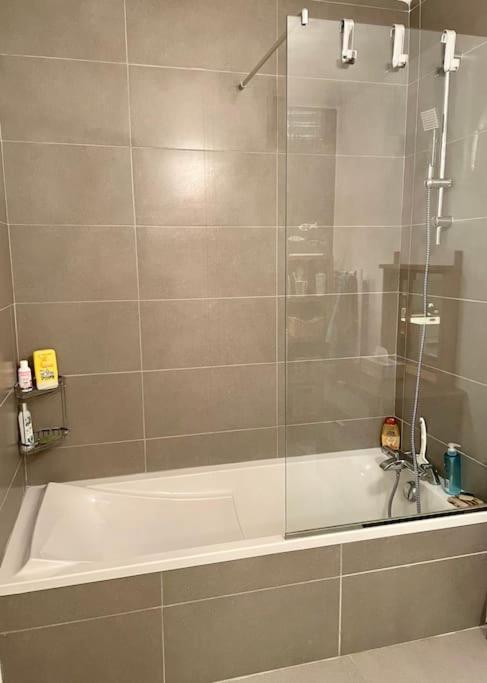 Appartement 21 - Tres Agreable Rdc Avec Terrasse Et Parking à Bandol Extérieur photo